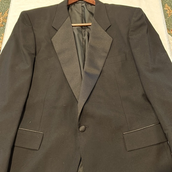 C & R Clothiers Black Wool Suit Jacket Size 44Reg Shiny Lapel Pockets Int. & Ext - Picture 5 of 7